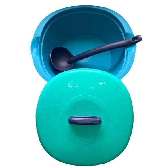 NIB Tupperware Legacy Essentials Round Server in Teal 7 1/2 Cup Capacity - Picture 2 of 5